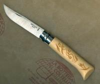 Opinel 8 folder engraved skiing